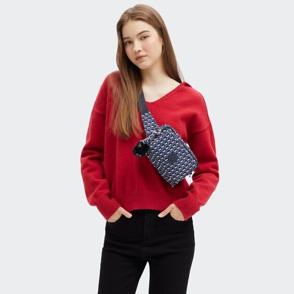 Fashion-Forward Water-Resistant Crossbody Bag - Ideal for Travel & Outdoor Use - Picture 4 of 9